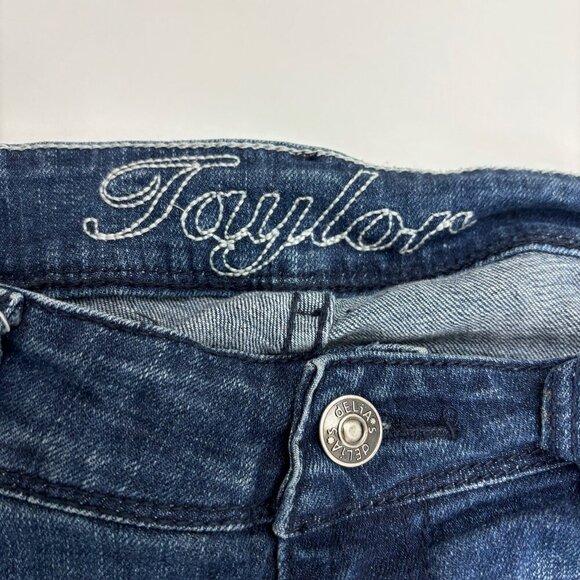 Delia's taylor Distressed Skinny Women's size 2P Dark Blue Denim jeans - Picture 2 of 4